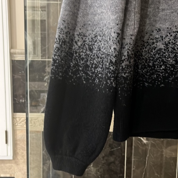 Banana Republic ombré gray/black sweater, size S, NWT. - Picture 7 of 9